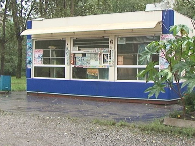 Торговый ларек. Арендую киоск. Аренда ларьков под фастфуд абакан. Киоск аренда. Участок под магазин.