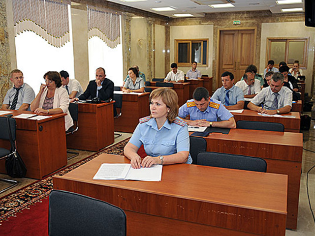 название психологического центра. дети работают. центр психологической помощи фото. телефон доверия хабаровск. памятка с номером детского телефона доверия.